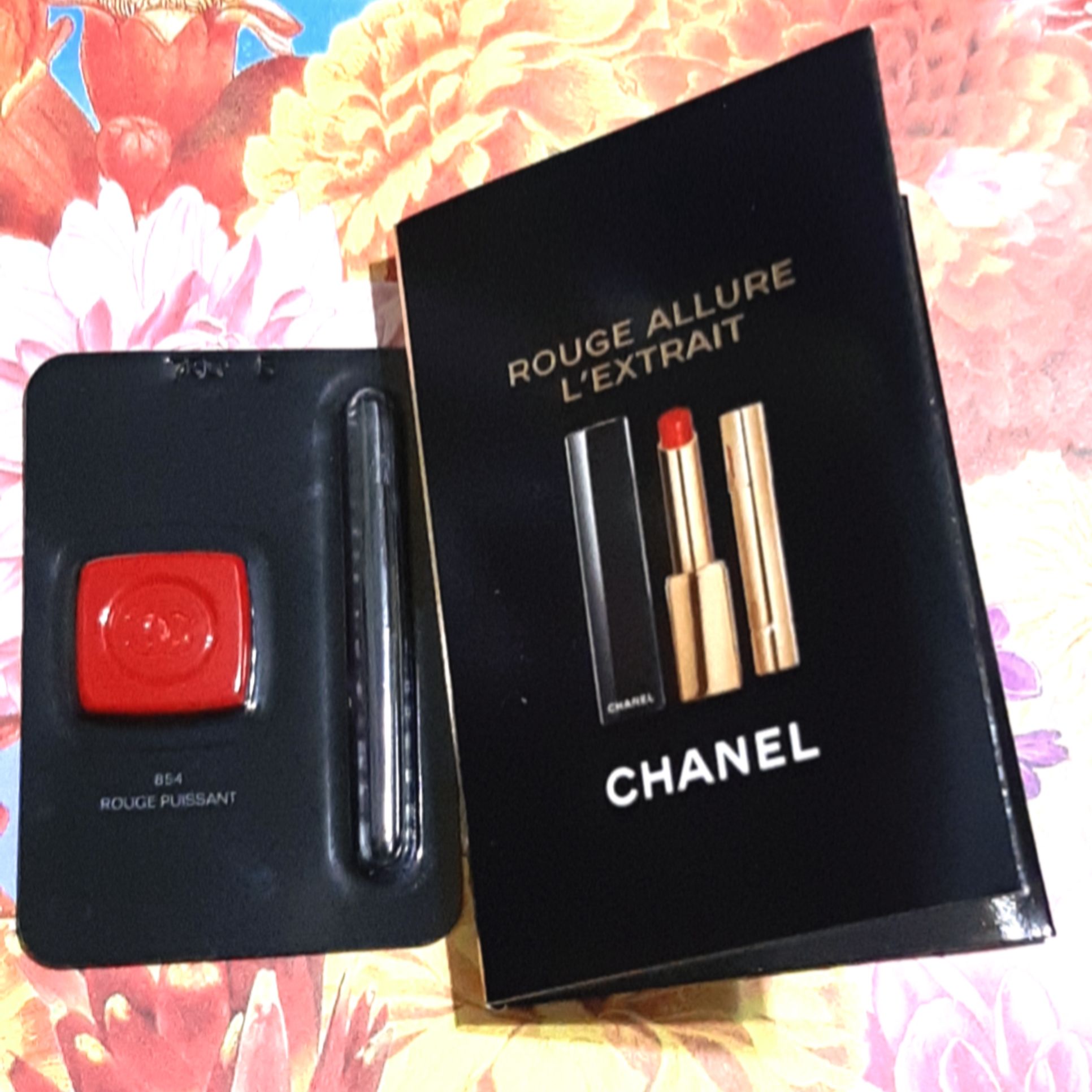 香奈兒 超炫耀精萃唇膏 #854 +唇刷?0.5g?CHANEL 攜帶式唇卡 珍珠光感新一代防護妝前乳 口紅 唇釉