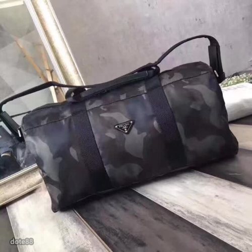 普拉達Prada三角標男士旅行包進口面料細節做工精緻單肩斜挎空間升降比較大