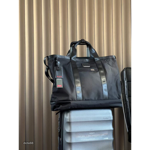 【Tumi】休閒大容量健身包沙灘包旅行包有側邊袋隔層多耐磨耐用輕便實用出門必備簡約時尚百搭潮流休閒逛街生日情人節禮物