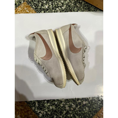 Nike 女生阿甘鞋