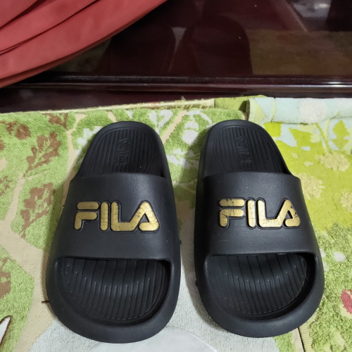 二手 Fila 黑金色 中童 拖鞋 22公分 210