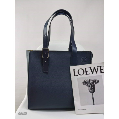 Loewe Buckle Tote手袋新版本帶拉鍊可手提男仕托特包背感舒適藍色簡約大氣可調節肩帶耐磨耐用簡便實用送禮物
