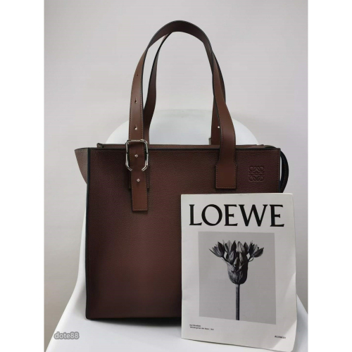 Loewe Buckle Tote手袋新版本帶拉鍊可手提男仕托特包背感舒適藍色簡約大氣可調節肩帶耐磨耐用簡便實用送禮物