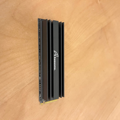 二手硬碟：WD黑標500G NVMe Wds500g2x0c，功能正常，原廠保固中！售出不退！桃園可面交！
