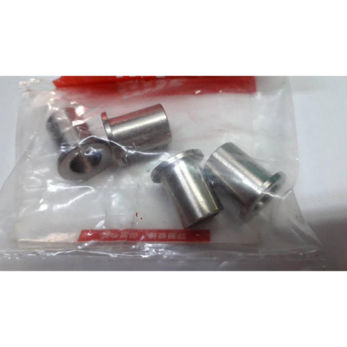 三陽原廠後架襯套81204-F6B-000 賣場照片內容為: 1包5個襯套。 1個襯套90元，不是1包90元。