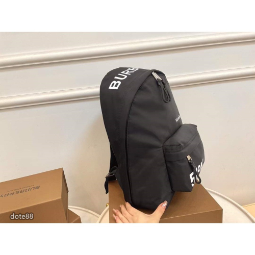 Burberry巴寶莉男士專櫃單肩包背包雙肩包書包大容量包包筆電包休閒 運動 逛街交換禮物情人節 生日禮物出門必備