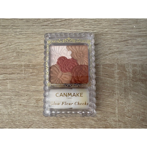 全新 日本 CANMAKE 花漾戀愛修容組 No.10 附刷 五色花瓣雕刻腮紅眼影