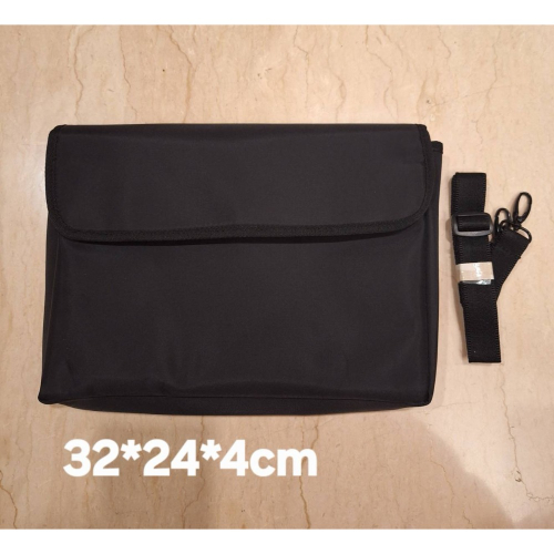 全新商品, 黑色魔鬼氈防水尼龍電腦包一個, 附揹帶