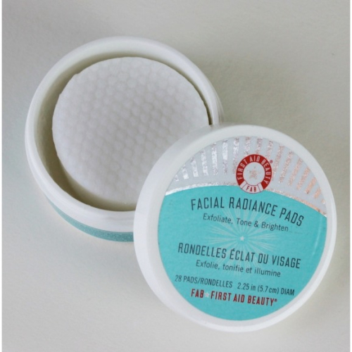現貨【FIRST AID BEAUTY】美國 FAB柔膚提亮去角質潔膚片28片 -果酸換膚細緻毛孔(敏感肌適用)