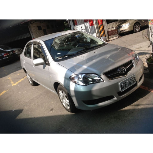 TOYOTA神車VIOS銀色1.5室內停車狀態極好少開出售
