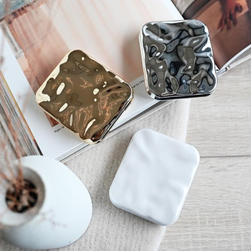 丸丸商店｜zakka Blanche LED 化妝鏡隨身小鏡子送禮自用有小燈的鏡子放大波浪日本帶回精緻女孩必備