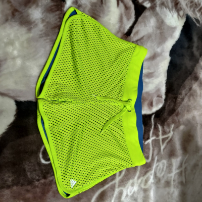 愛迪達 adidas 綁帶短褲 瑩光色 L 420