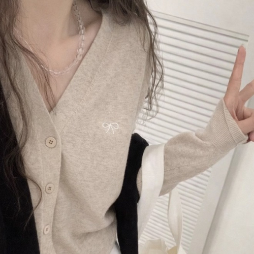 現貨?兔子魚✓║1089 質感罩衫 包芯紗罩衫 刺繡罩衫 蝴蝶結外套 排扣罩衫 針織罩衫 針織上衣 針織外套