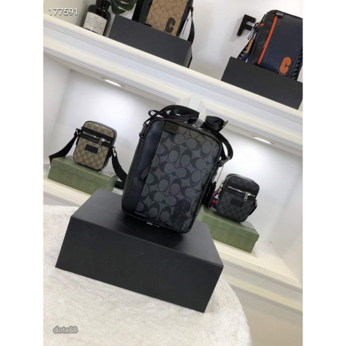 coach蔻馳單肩包斜跨包經典印花大容量夾層肩帶可調節輕便實用出門必備百搭有型簡約時尚潮流休閒逛街生日情人節禮物
