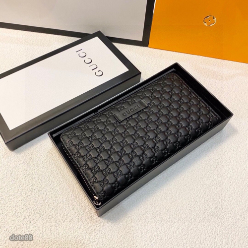 【GUCCI】古馳新款男士女生通用錢包手拿包手抓包夾包浮雕雙經典GG印花簡約經典老印花大容量多功能適合上班商務出門必備