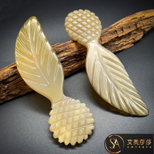 艾美莎莎?現貨牛角五齒梳 牛角梳子 頭部按摩爪 頭皮梳 頭皮按摩刷 頭皮刷 頭皮按摩 五齒梳 洗頭梳 頭療梳 牛角刮痧板