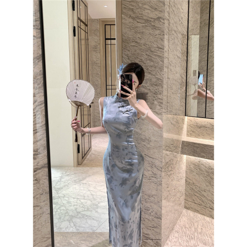 優雅中國風 經典印花 灰色緞面印花無袖長旗袍 露腿 性感旗袍 古典風 復古風 銀灰色 緞面旗袍 質感 氣質