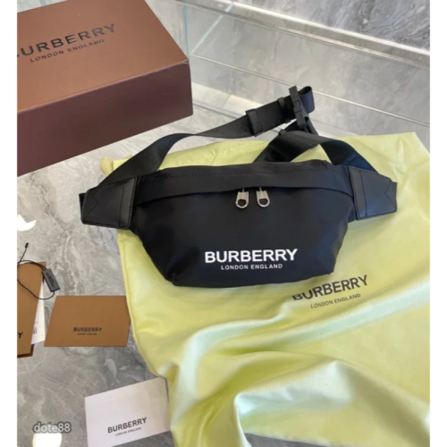 【Burberry】巴寶莉2022新款男士黑色徽標印花尼龍腰包胸包斜挎包手機包休閒男士斜挎包休閒運動逛街生日情人節禮物