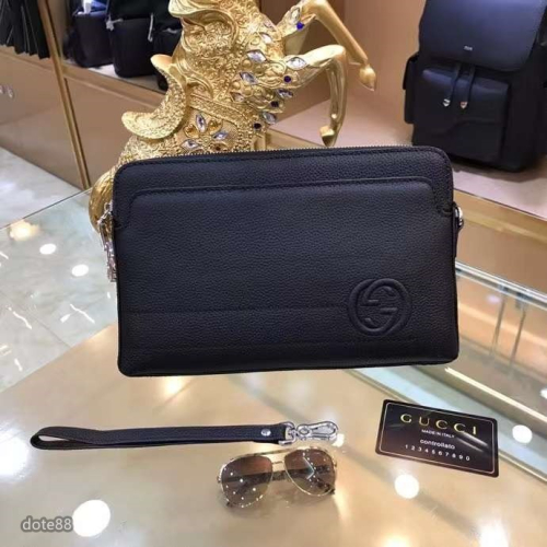 GUCCI古馳高端大氣採用進口牛皮，半定型設計，帶密碼鎖，款式簡單大方手拿包休閒 運動 宴會 晚宴 交換禮物