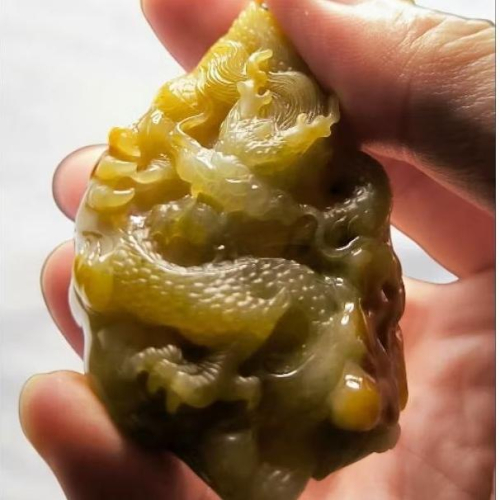 ? 天然緬甸A貨翡翠 霸氣龍牌 吊墜【滿黃翡 冰膠】 ?