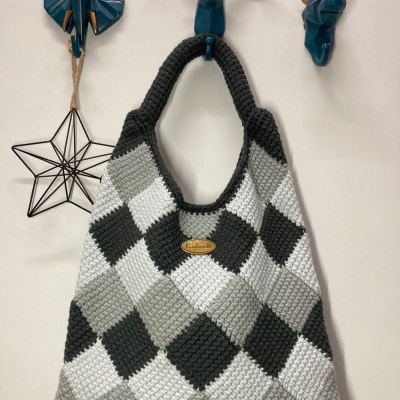 【Menisa Knitting】菱格編織黑灰色手拿包