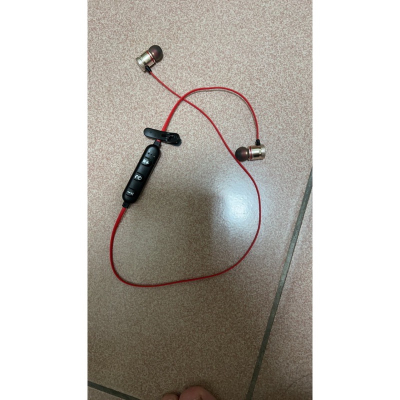 藍芽耳機一副 二手商品 立體聲 蓄電能力未知