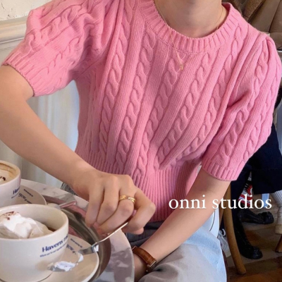 onni studios | 提升戀愛運?甜姐兒粉色泡泡袖針織衫 白色 桃紅色 短袖針織 毛衣 麻花 襯衫 西裝褲