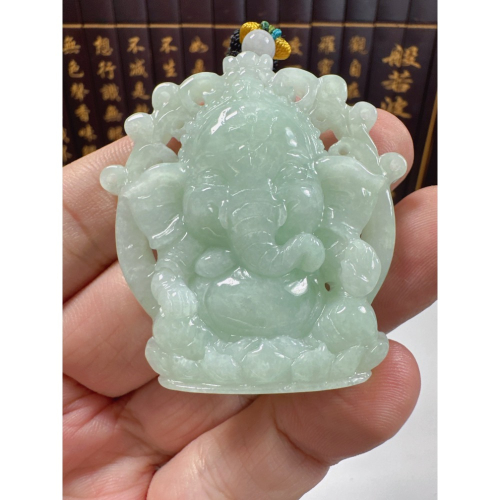 天然翡翠A貨-可愛泰國象神立體厚庄掛件，小擺件 商品編號：071805