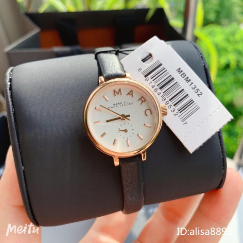 MARC JACOBS女生手錶 簡約時尚腕錶 百搭通勤石英錶 石英手錶 小直徑手錶女 MBM1352 黑色白面皮帶錶