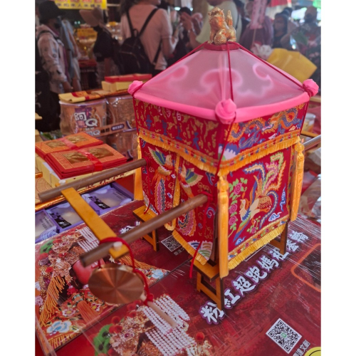 (慶達文創-只做精品)白沙屯神轎 白沙屯媽祖 粉紅超跑仿真精美刺繡模型神轎真竹轎棍升級版（贈加厚轎椅，銅鑼及四疊壓轎金）