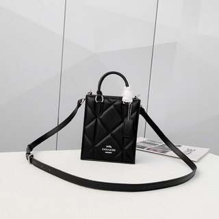 Mini Tote 小琴谱包 整体色系都是非常适合炎炎夏日 包型是简约的琴谱包