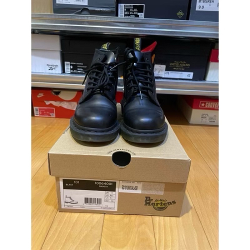Dr.martens 馬汀 8孔