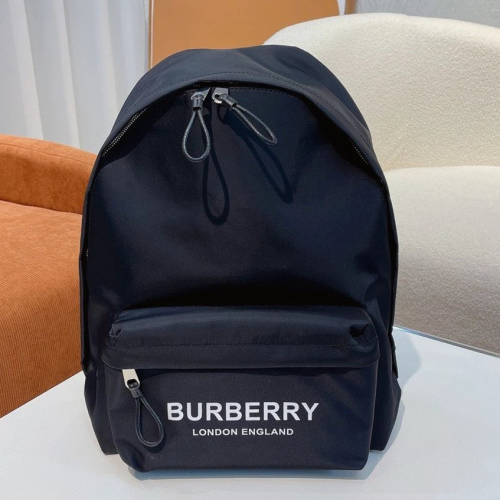 Burberry戰馬雙肩包 TheRucksack軍旅背包 男生雙肩後背包 女生背包 大容量雙肩筆電背包 手提袋 休閒包