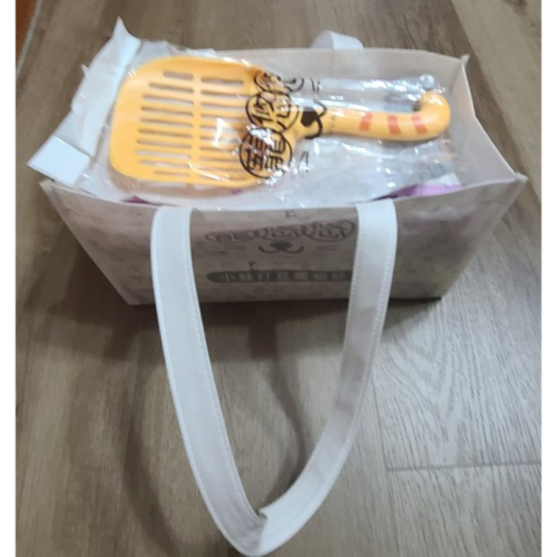 寵悠悠 小蘇打豆腐貓砂-蒼蘭微醺2.4kg 及白茶萃香 2.4kg，100%天然植物萃取 附送可愛貓砂鏟及購物袋