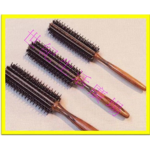 [世紀香水廣場] *新品* 新專利 鐵環圓梳 斜紋圓梳 螺旋 豬鬃棕毛圓梳直紋圓梳專業用圓梳 頭髮吹得更直(1支)