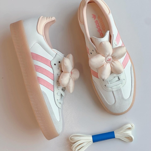 ?adidas Sambae休閒鞋 橙白色｜葡萄柚橘｜淺橘色｜白色｜灰色｜焦糖底｜花朵｜刺繡｜厚底｜皮革｜麂皮｜平底鞋