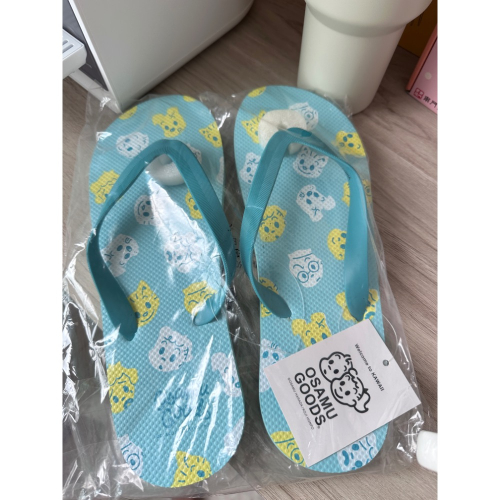 Osamu goods 夾腳拖?