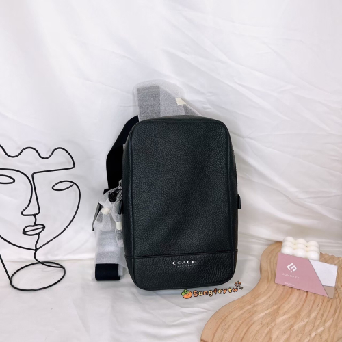 美國代購??台灣現貨 Coach 男款 直立式胸包 情人節