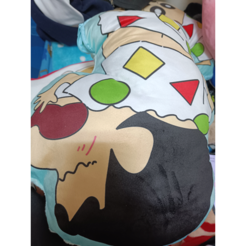 小新抱枕