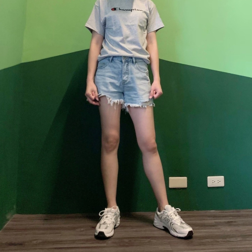 ** 台灣現貨 ** 揪in 牛仔短褲 刷破褲 刷破短褲 牛仔褲 刷破設計 台灣自有品牌