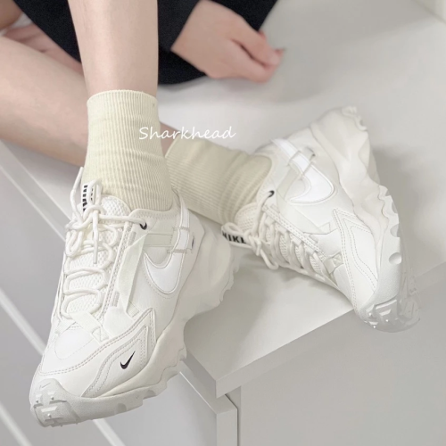 Nike TC7900 老爹鞋 奶白 米白 小勾 復古 增高 反光 DD9682-100