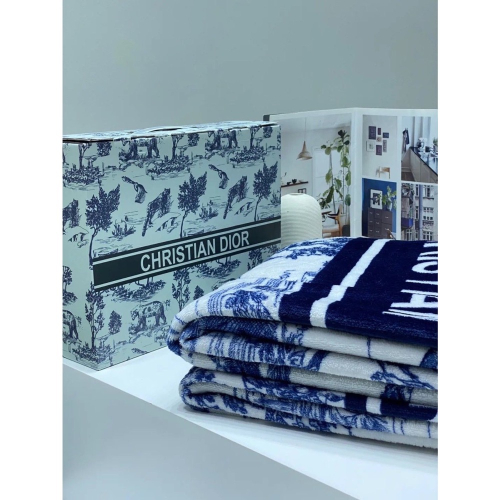 CD VIP漂亮禮❤️DIОR IVIERA系列，四季親膚嬰兒絨毯子用的是嬰兒絨面料，新膚柔軟，不易起靜電。夏天吹著空調躺