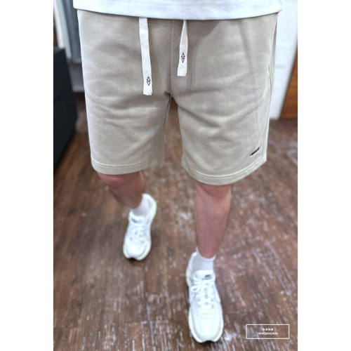 『新品上市』重磅FMWW橫線棉質短褲(NOF2404N6013)-卡其