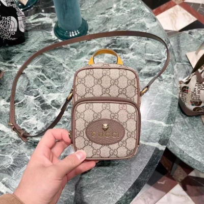 二手99新Gucci mini老花虎頭相機包 新款爆款性價比高