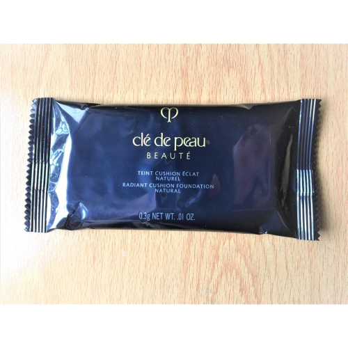 肌膚之鑰 恆潤光采氣墊粉霜附小粉撲 0.3g SPF25‧ PA+++ 色號 O10 贈ELIXIR膠原精華水2ml*2