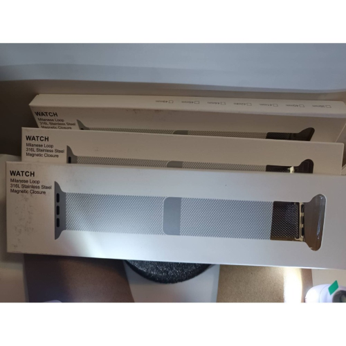 每1 台出售: 優迷 Apple Watch Ultra/8/7/SE2/6/SE/5/4/3專用米蘭尼斯金屬錶帶