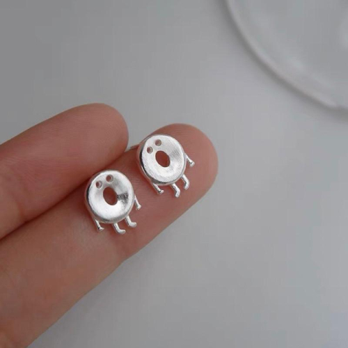 ????????｜現貨｜甜甜圈怪獸耳釘 S925日系文藝小清新小巧精緻純銀百搭小眾設計感