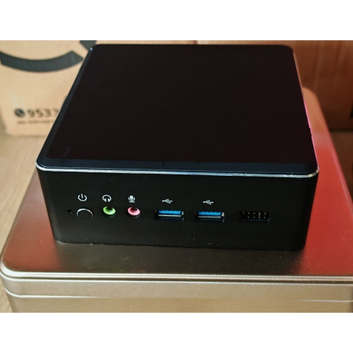 AMD迷你小電腦 Cpu=速龍300u低壓15w 記憶體=16g M2.nvme=256g