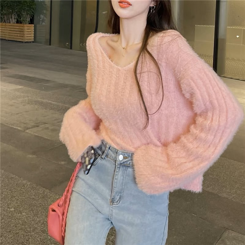❤️現貨在台，粉紅 溫柔 軟糯 可愛 女人味 仙女 V領 馬海毛 毛衣 短版 寬鬆 慵懶風 針織 上衣