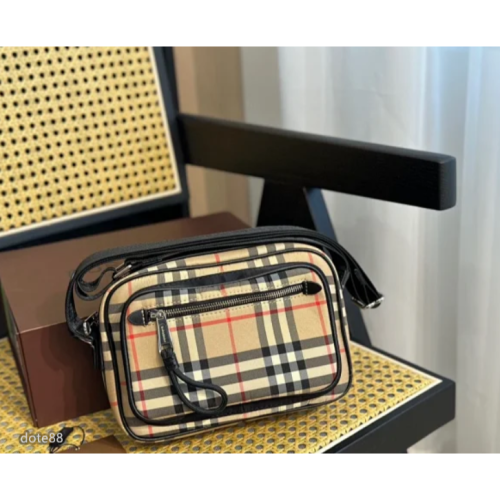【Burberry】巴寶莉 Vintage系列男女通用大容量斜挎包單肩包通勤包相機包可調肩帶休閒運動逛街生日情人節禮物